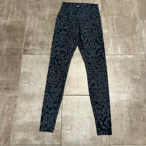 Lululemon Wunder Under Pant *Full-On Luxtreme (Roll Down) Size 6 31" inseam EUC